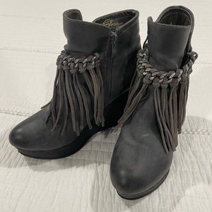 Shicca wedges fringe booties 8.5